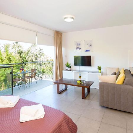 Lucile - Coralli Beachfront Apartment Paralimni Zewnętrze zdjęcie