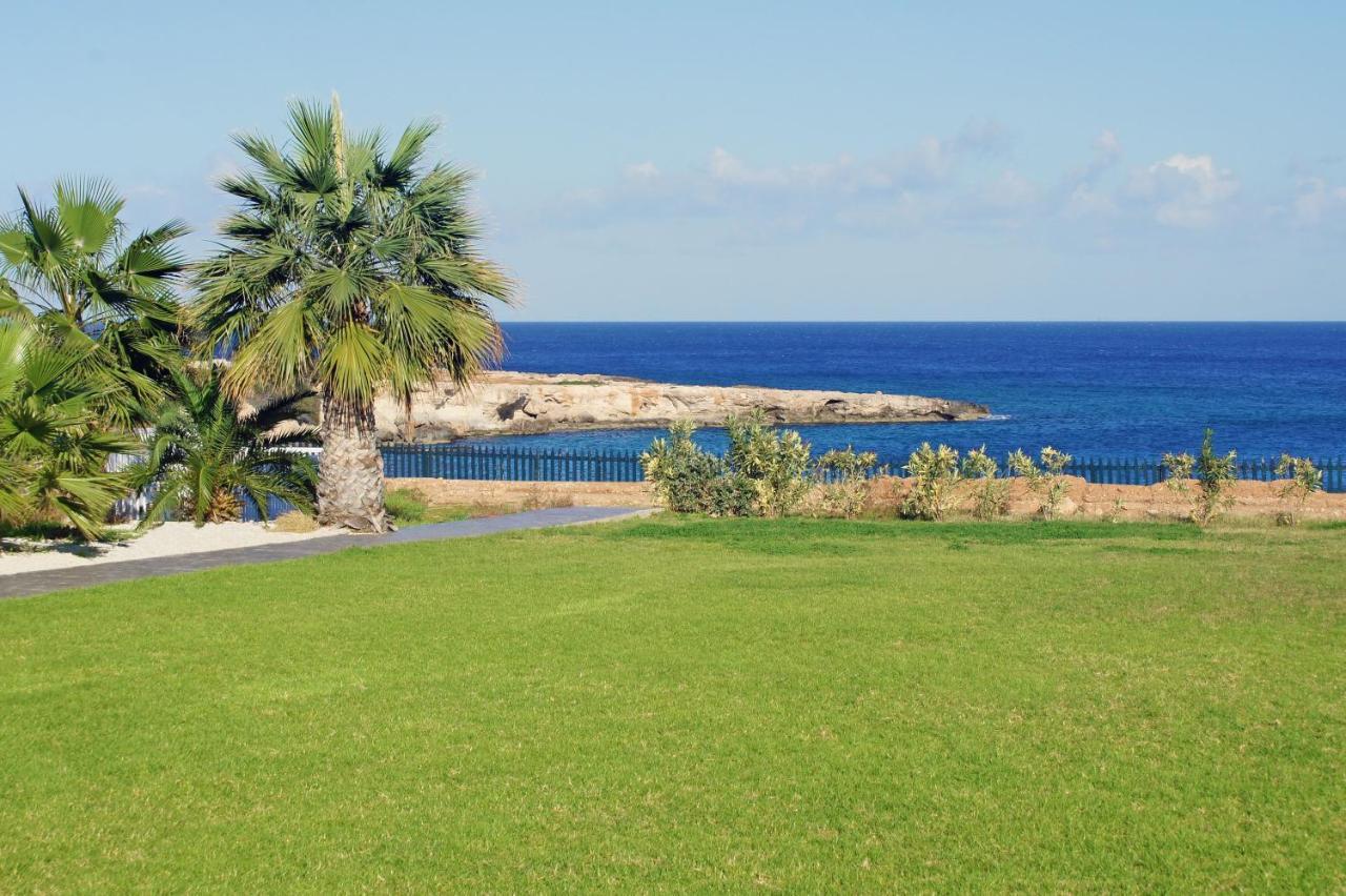 Lucile - Coralli Beachfront Apartment Paralimni Zewnętrze zdjęcie