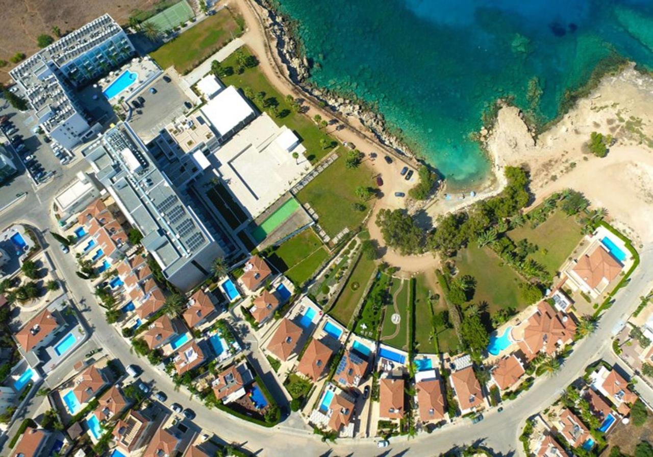 Lucile - Coralli Beachfront Apartment Paralimni Zewnętrze zdjęcie