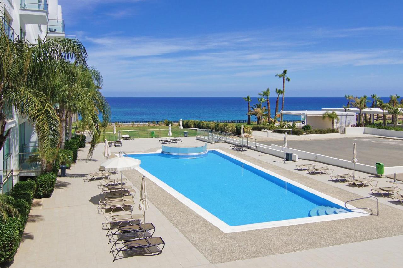 Lucile - Coralli Beachfront Apartment Paralimni Zewnętrze zdjęcie