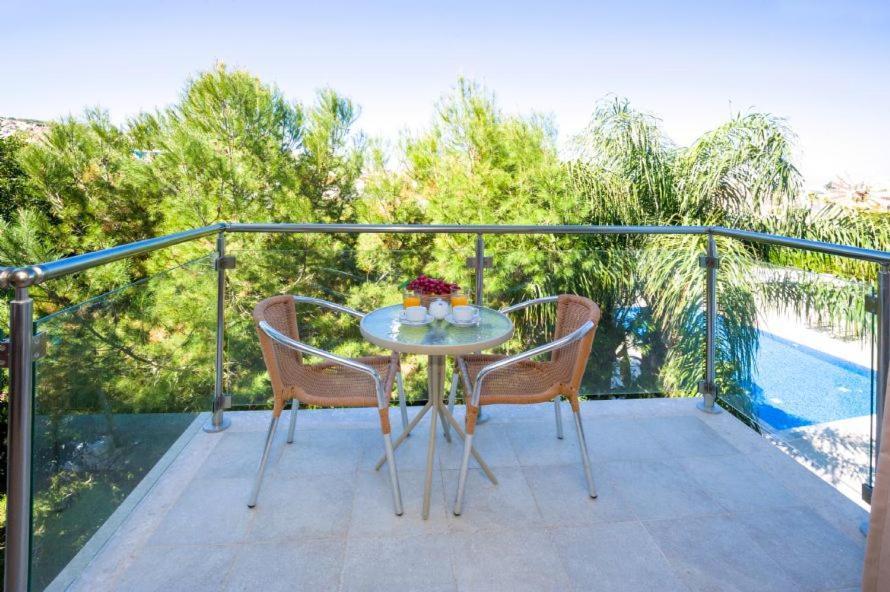 Lucile - Coralli Beachfront Apartment Paralimni Zewnętrze zdjęcie