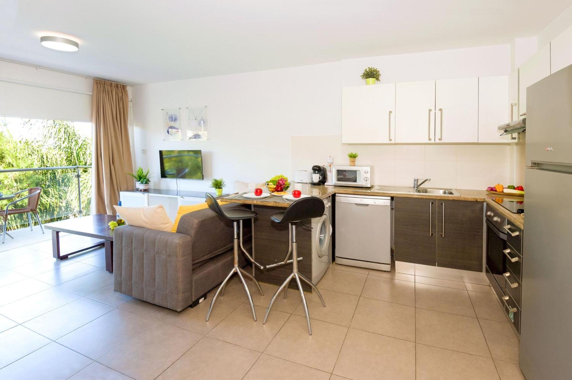 Lucile - Coralli Beachfront Apartment Paralimni Zewnętrze zdjęcie