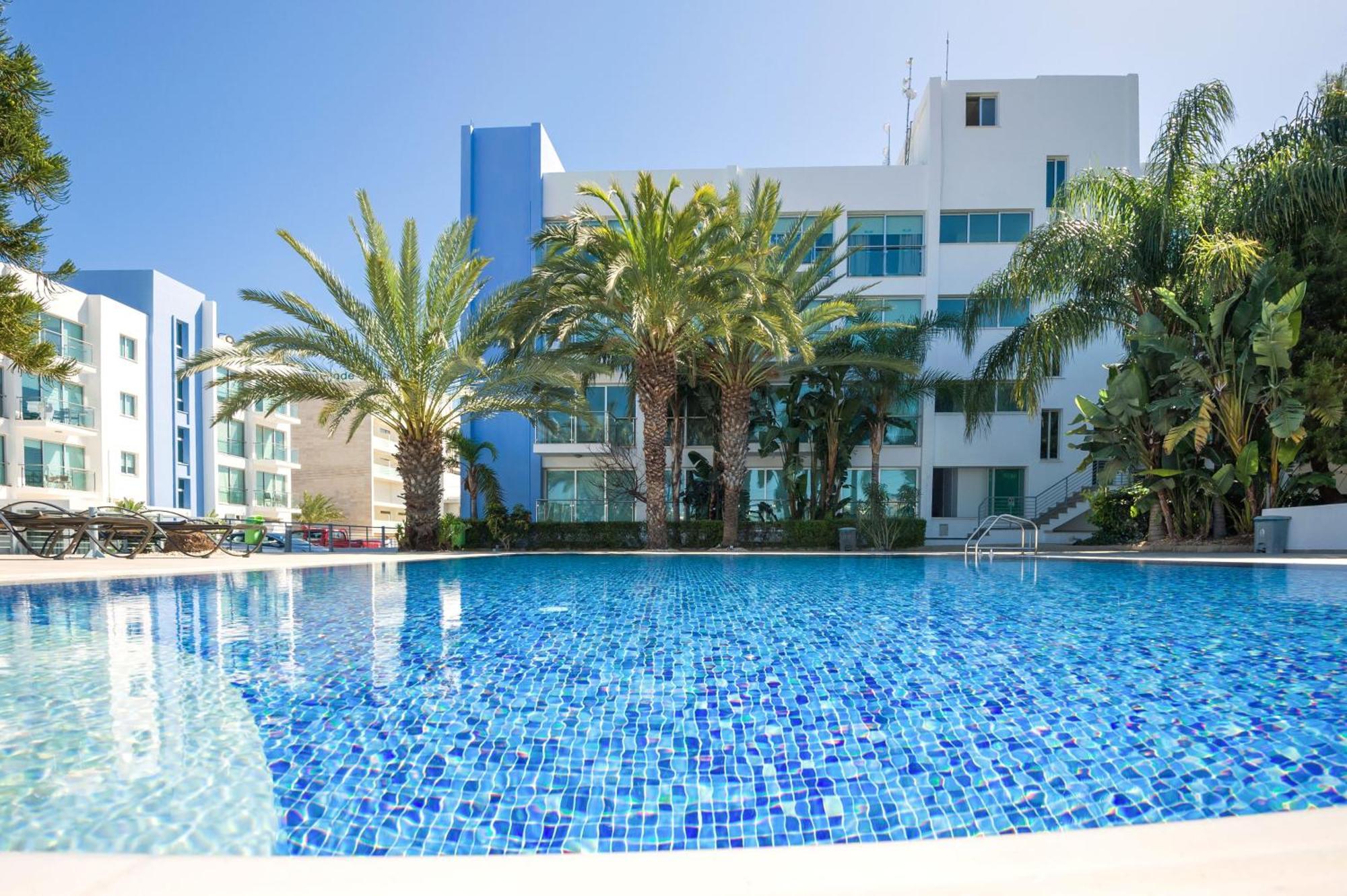 Lucile - Coralli Beachfront Apartment Paralimni Zewnętrze zdjęcie