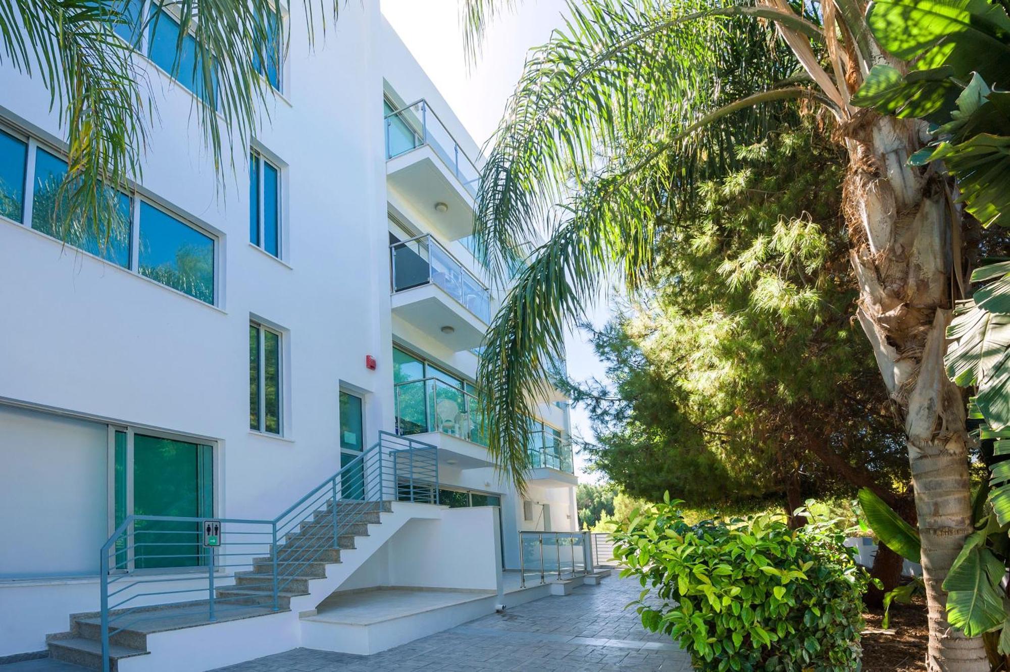 Lucile - Coralli Beachfront Apartment Paralimni Zewnętrze zdjęcie
