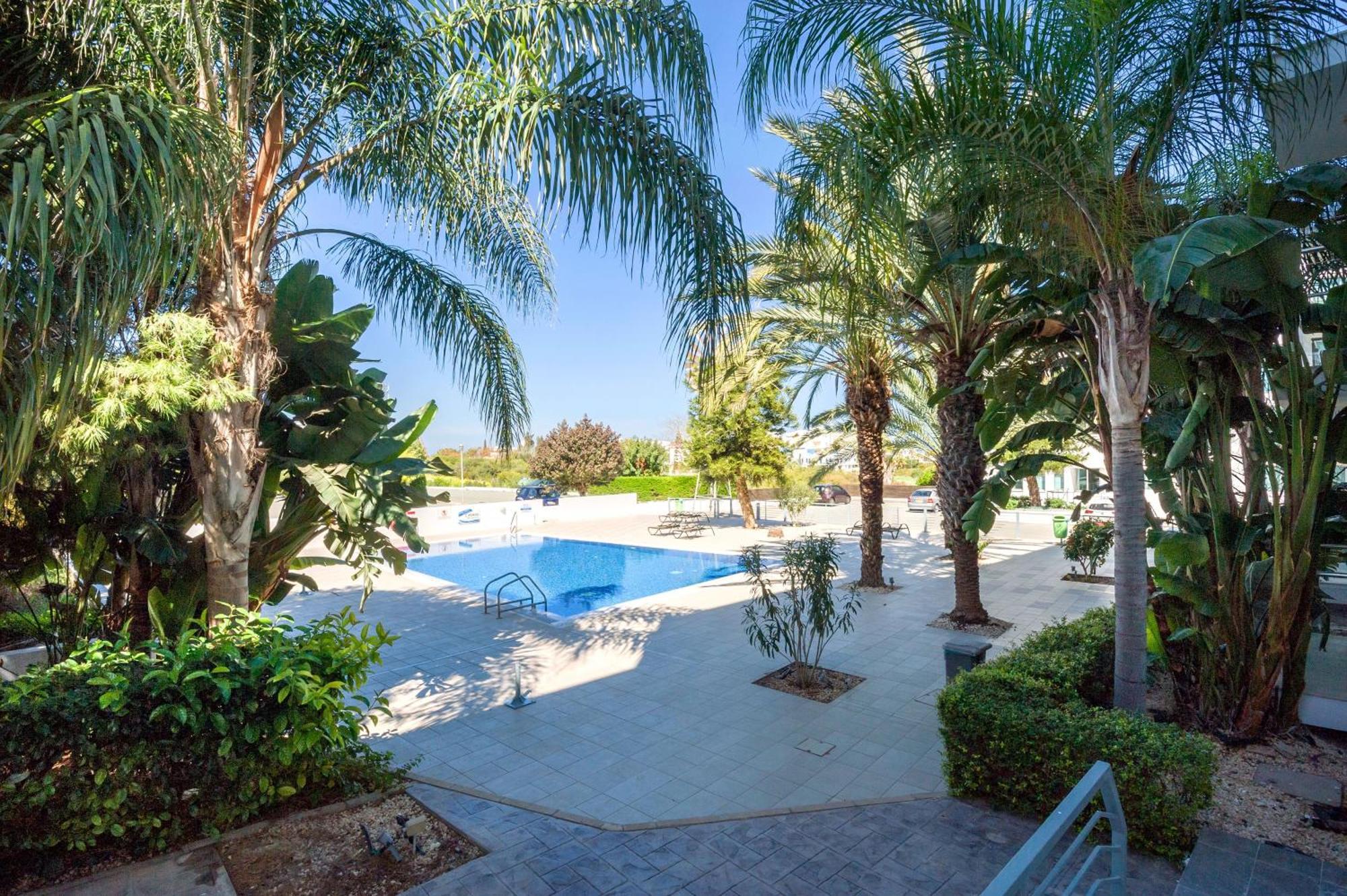 Lucile - Coralli Beachfront Apartment Paralimni Zewnętrze zdjęcie