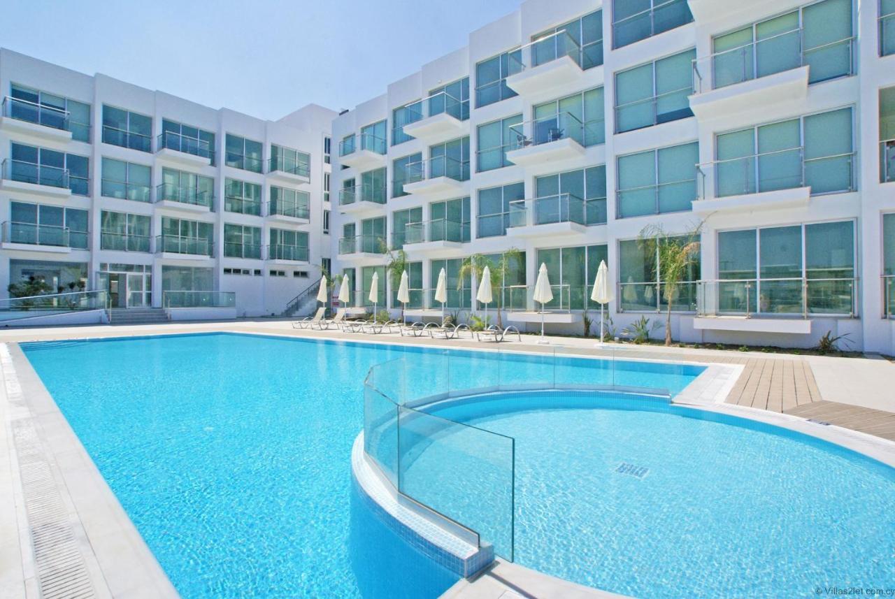 Lucile - Coralli Beachfront Apartment Paralimni Zewnętrze zdjęcie